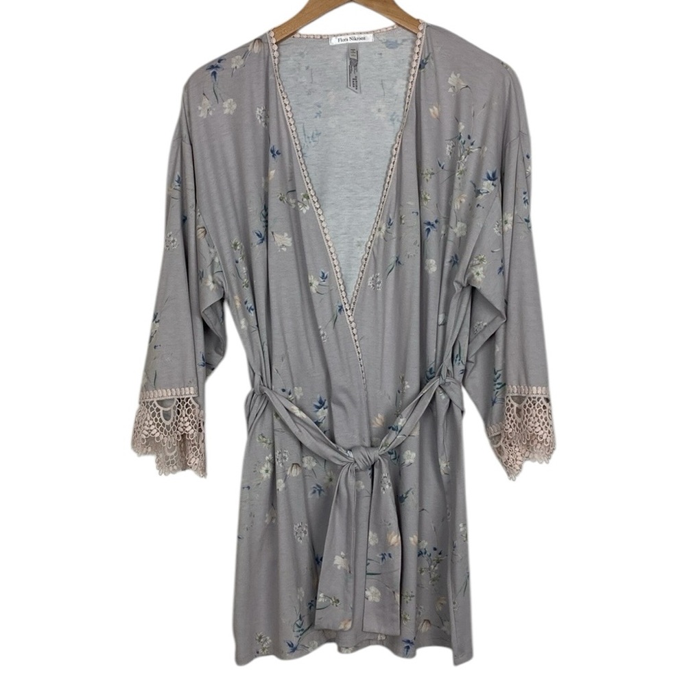 Flora Nikrooz Floral & Lace Short Robe